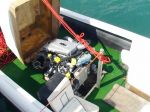 Κινητήρας πετρελαίου της FNM τοποθετημένος σε επαγγελματικό σκάφος για θαλάσσια σπορ.